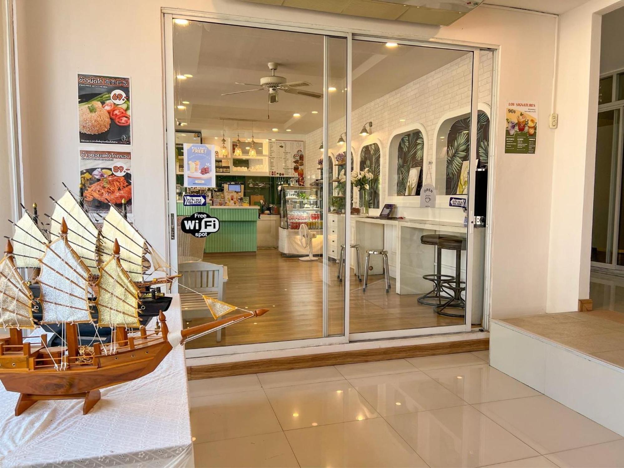 Inspire House Hotel Chiang Mai Exterior foto
