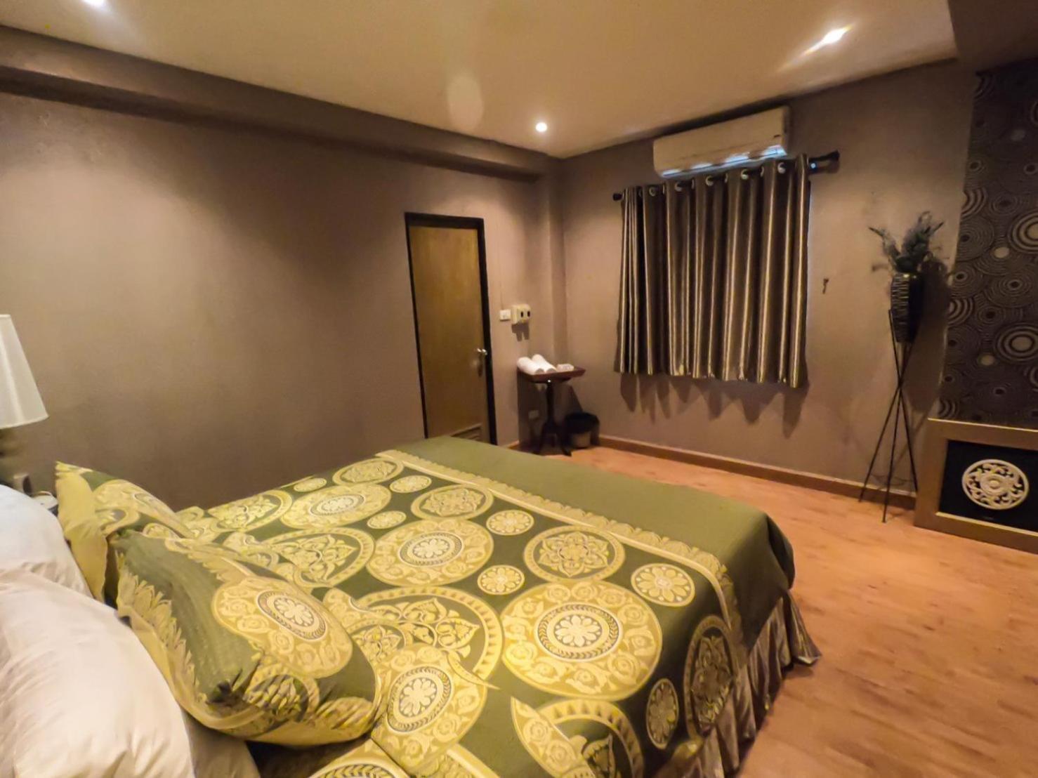 Inspire House Hotel Chiang Mai Exterior foto